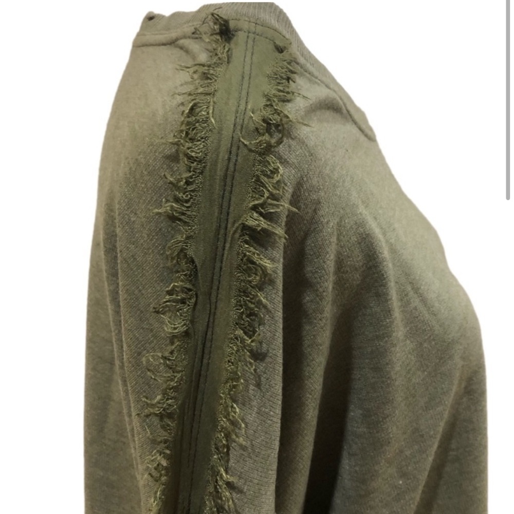 Persona | Cropped Raw Hem Long Sleeve - Picture 4 of 7